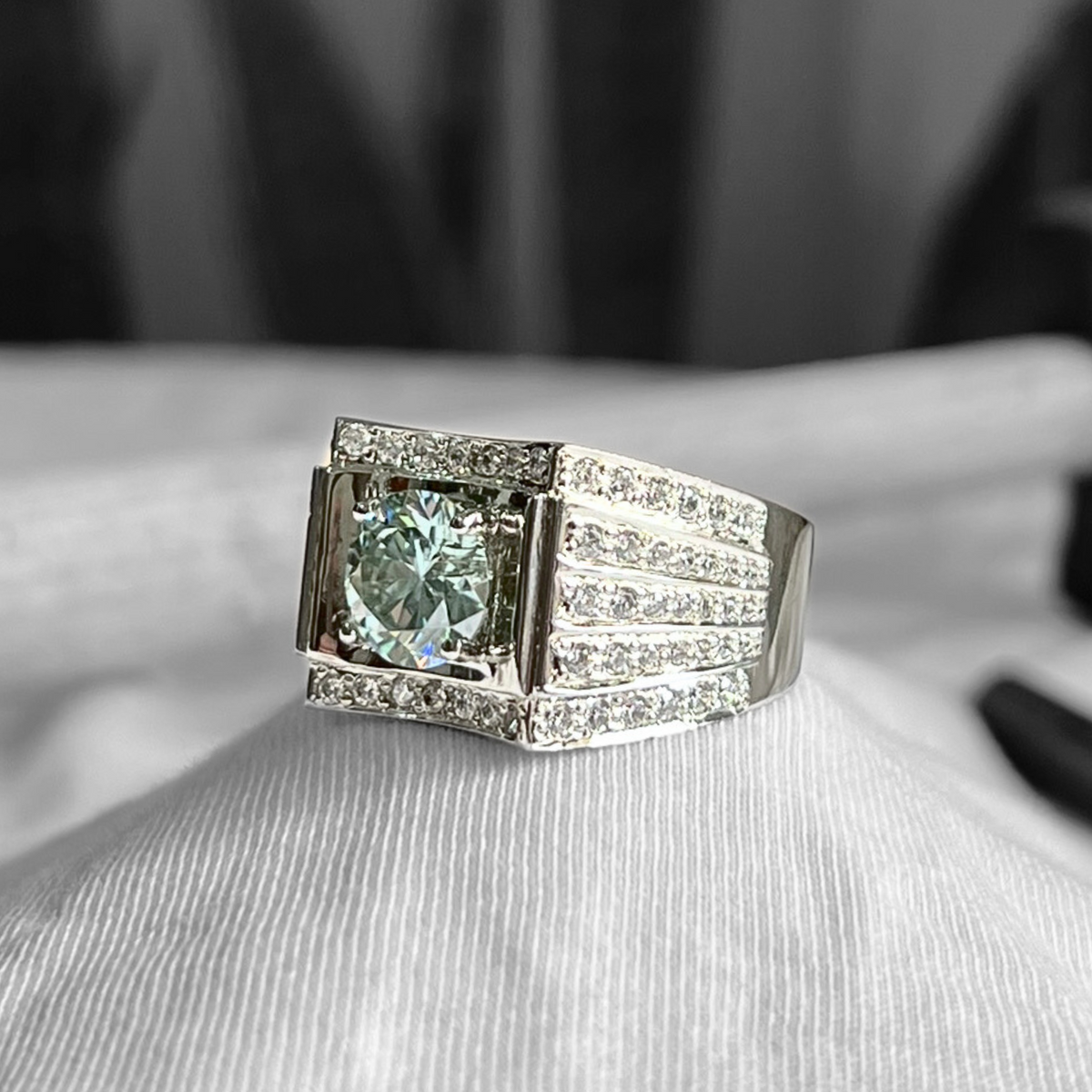 Nova - Moissanite